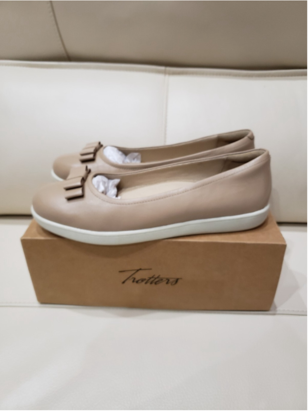 Trotters Womens Nude Avery Bow Slip On Leather Flats Shoes Sz 12